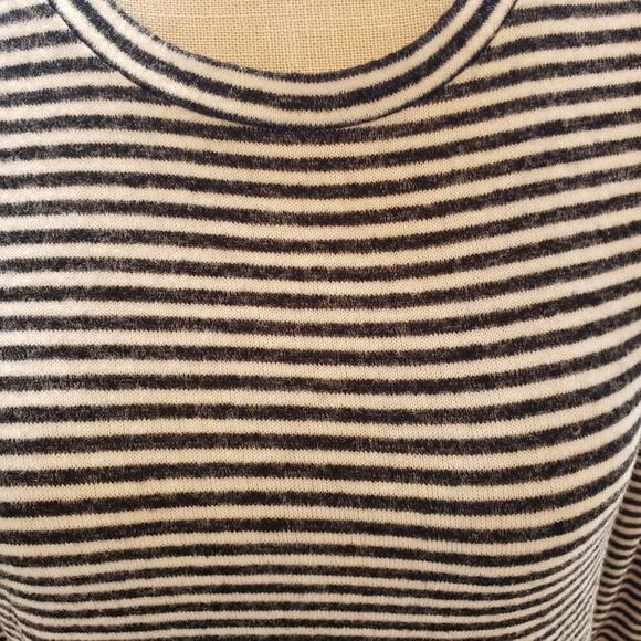 LUCKY BRAND NEW SOFT VISCOSE BOW SLEEVE STRIPED SWEATER SIZE SMALL - Picture 3 of 6